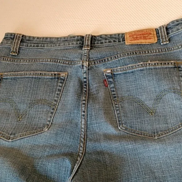 Levi Jean 18 - Picture 7 of 7